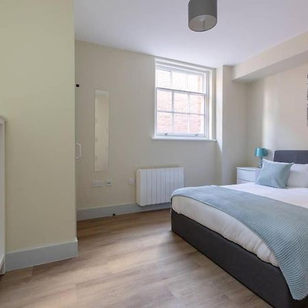 Hereford City Centre - Apartment 4, Isabella House - Modern Apartment In The Heart Of The City - Sleeps 4 Guests - Hosted By Rentmyhouse Dış mekan fotoğraf