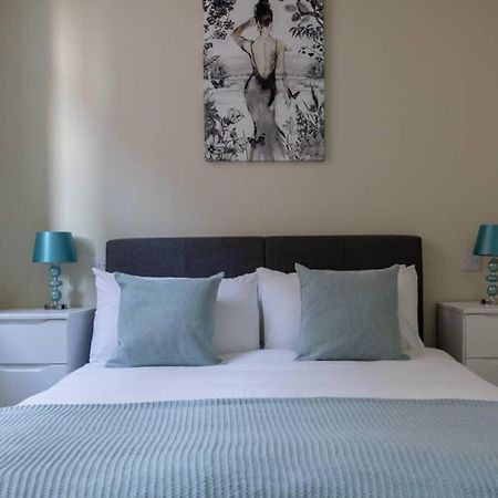 Hereford City Centre - Apartment 4, Isabella House - Modern Apartment In The Heart Of The City - Sleeps 4 Guests - Hosted By Rentmyhouse Dış mekan fotoğraf