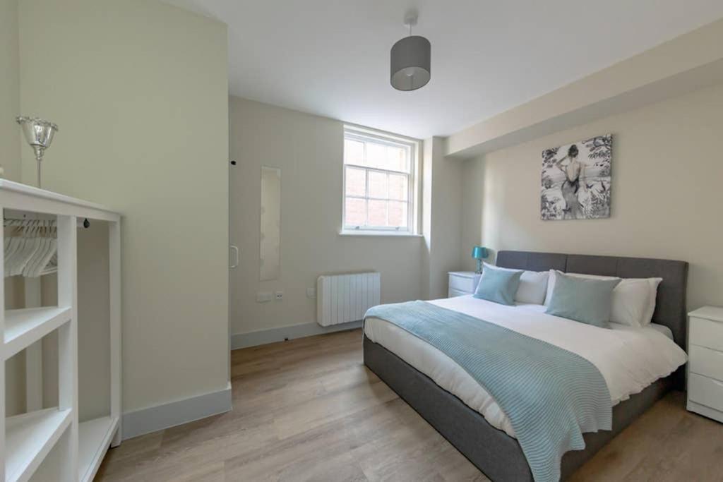 Hereford City Centre - Apartment 4, Isabella House - Modern Apartment In The Heart Of The City - Sleeps 4 Guests - Hosted By Rentmyhouse Dış mekan fotoğraf